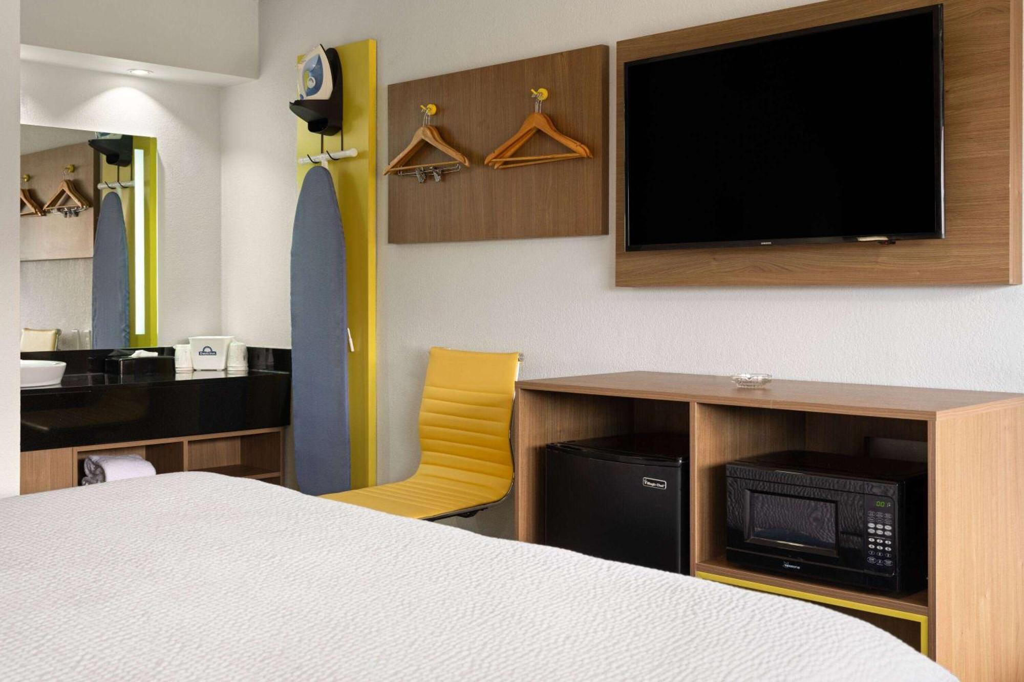 Days By Wyndham Worthington Hotel Columbus