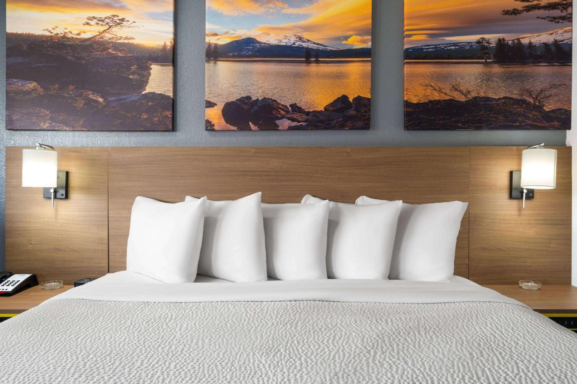 Days By Wyndham Worthington Hotel 2*